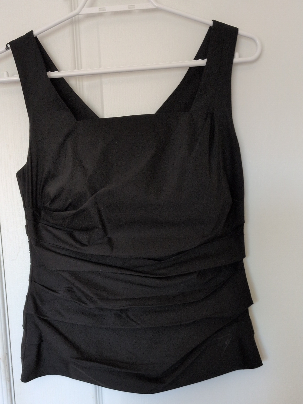 Ann Taylor Petite Black Sleeveless Ruched Bodice Top